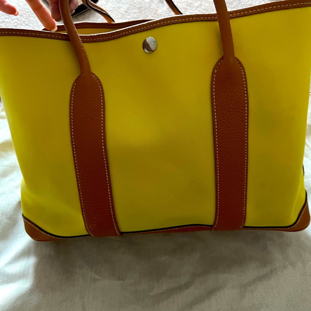 Hermes tote good condition, little scratches